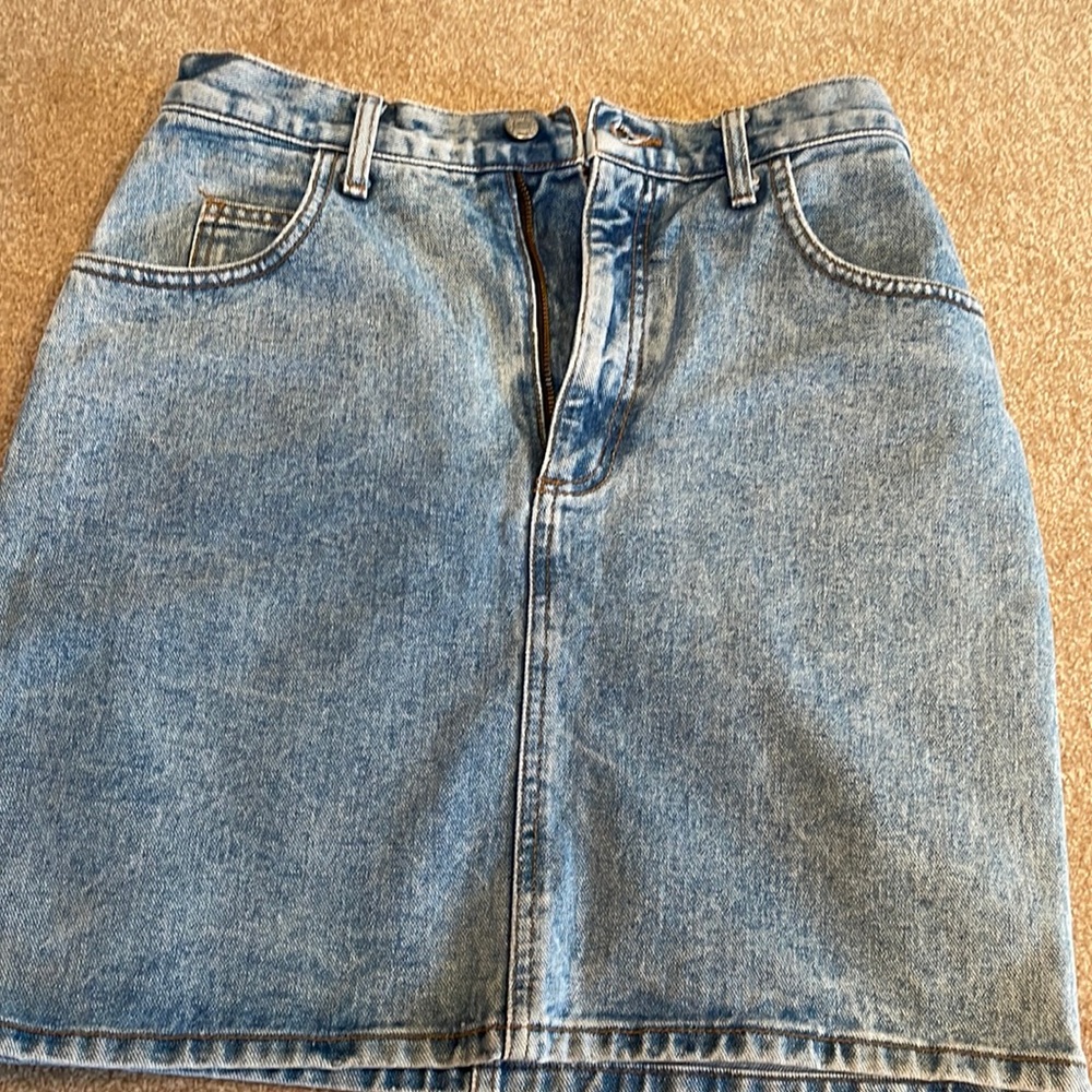 Guess skirt